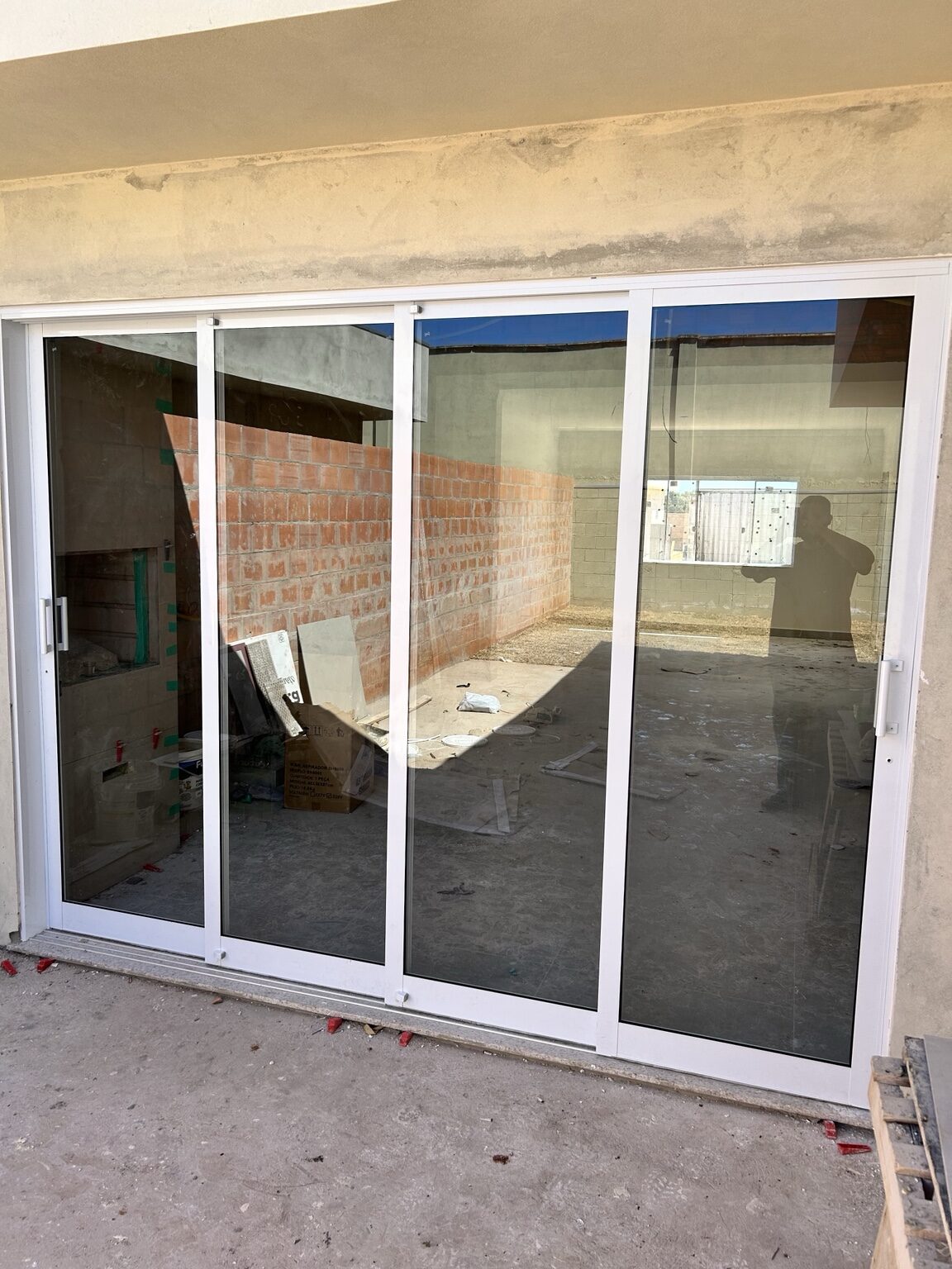 Porta em alumínio branco
